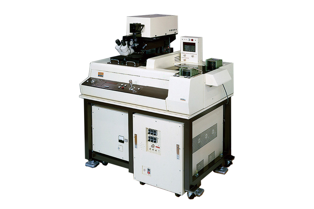 Japan's first fully automatic wafer probing machine