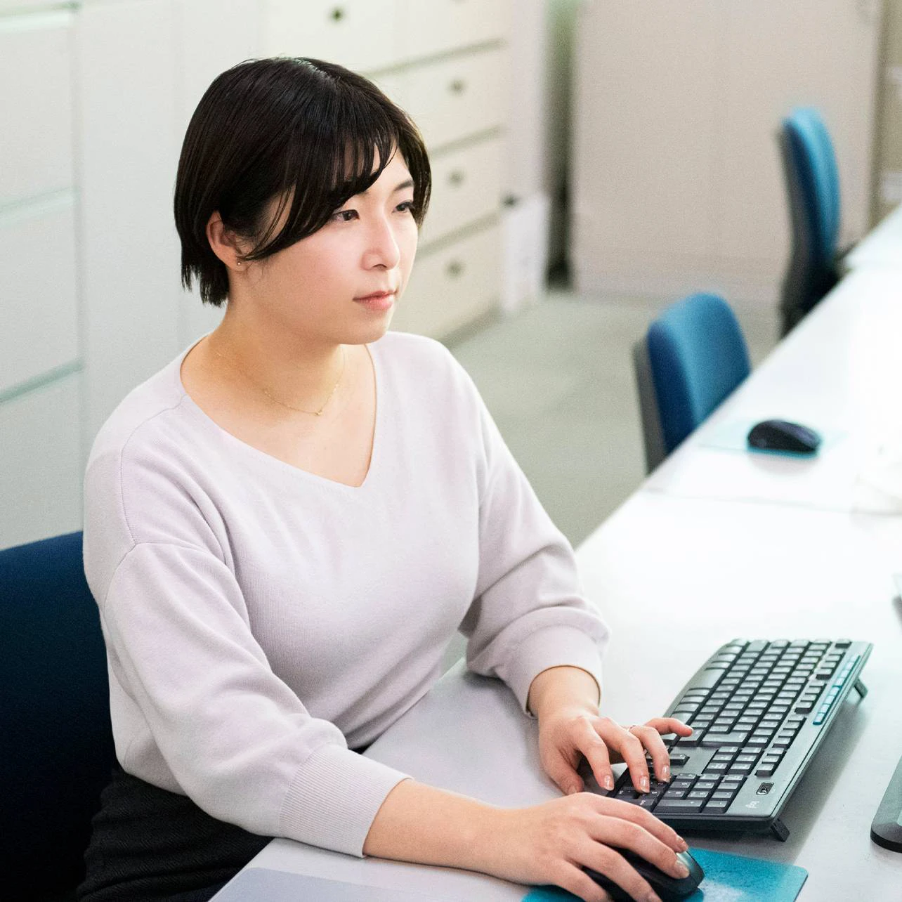 経理は、会社経営においてなくてはならない仕事。使命感を胸に、数字と愚直に向き合う。